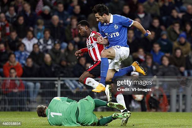 , Goalkeeper Anton Shunin of Dinamo Moscow, Florian Jozefzoon of PSV, Stanislav Manolev of Dinamo Moscow during the UEFA Europa League group match...