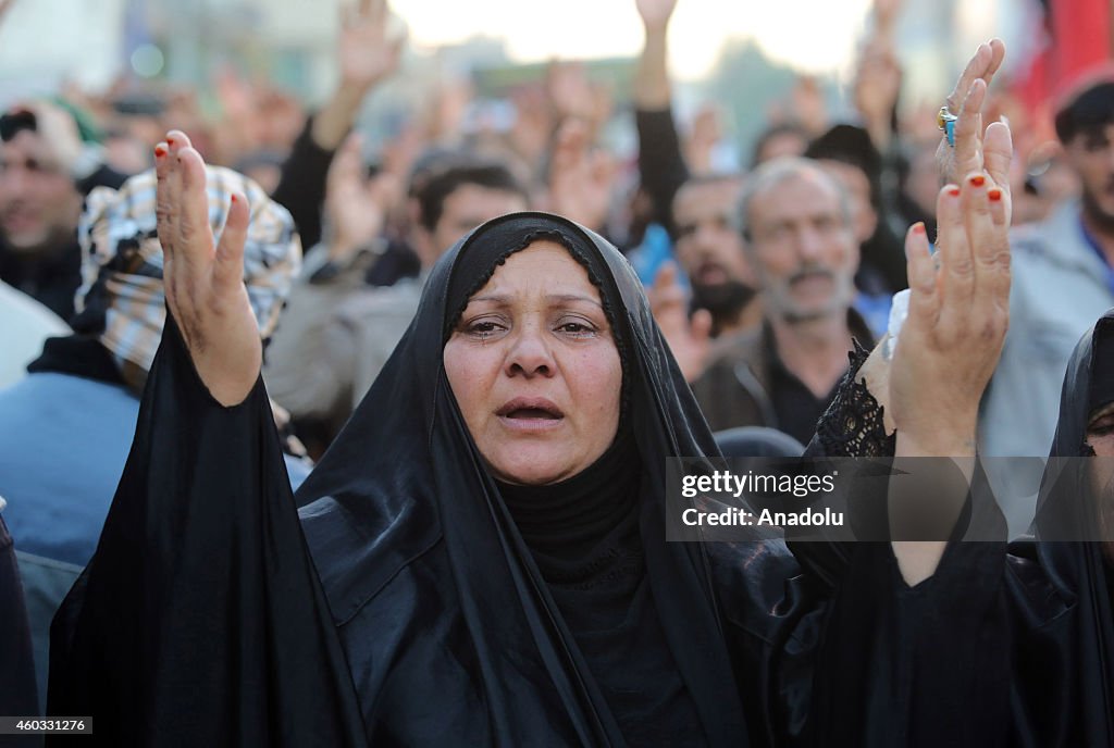 People march to Karbala for Arba'een