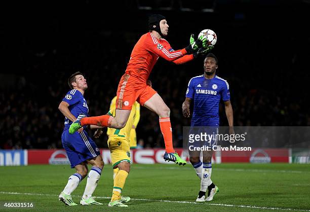 Petr Cech of Chelsea claims a ball during the UEFA Champions League group G match between Chelsea and Sporting Clube de Portugal at Stamford Bridge...