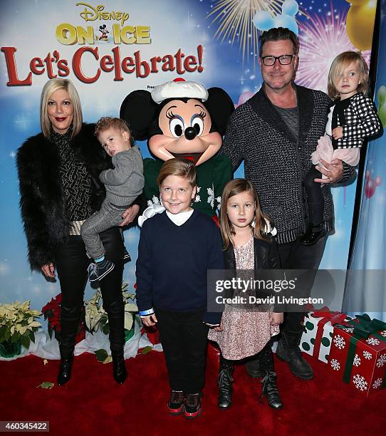 Personalities Tori Spelling and Dean McDermott and their children Finn Davey McDermott, Hattie Margaret McDermott, Stella Doreen McDermott and Liam...