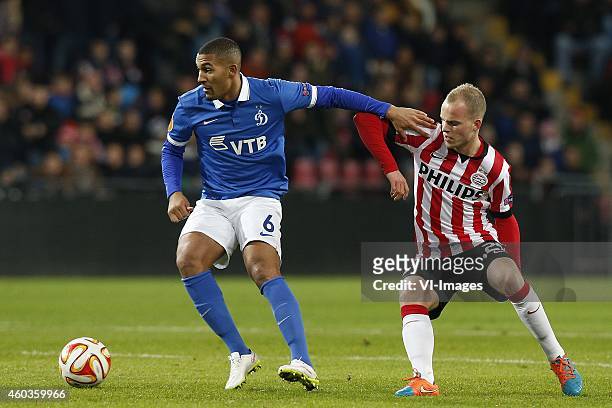 , William Vainqueur of Dinamo Moscow, Jorrit Hendrix of PSV during the UEFA Europa League group match between PSV Eindhoven and Dinamo Moscow on...