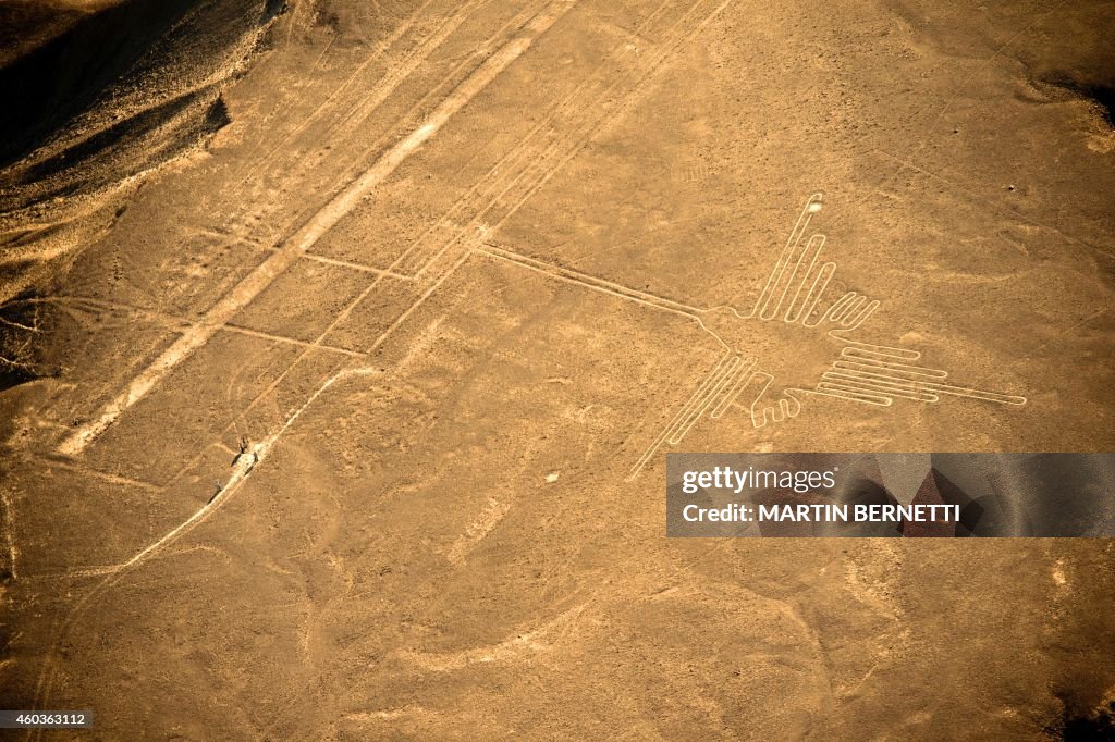 PERU-NAZCA LINES-HUMMINGBIRD