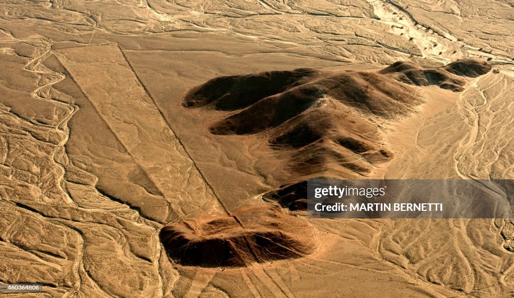 PERU-NAZCA LINES-TRAPEZOIDS