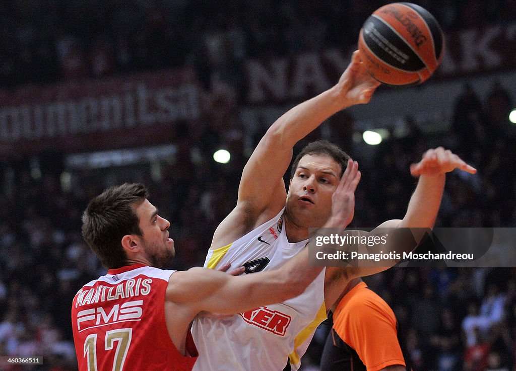 Olympiacos Piraeus v Fenerbahce Ulker Istanbul - Turkish Airlines Euroleague Top 16