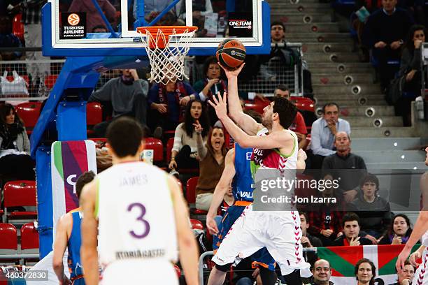 Tornike Shengelia, #7 of Laboral Kutxa Vitoria in action during the 2014-2015 Turkish Airlines Euroleague Basketball Regular Season Date 9 game...