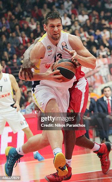 Gasper Vidmar, #13 of Fenerbahce Ulker Istanbul in action during the 2013-2014 Turkish Airlines Euroleague Top 16 Date 1 game between Olympiacos...