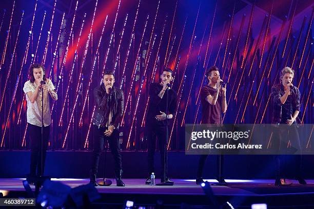 Harry Styles, Liam Payne, Zayn Malik, Louis Tomlinson and Niall Horan of One Direction perform on stage during the "40 Principales" awards 2013...