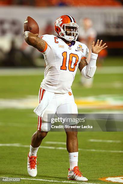 Tajh Boyd of the Clemson Tigers warms up prior to the Discover Orange Bowl against the Ohio State Buckeyes at Sun Life Stadium on January 3, 2014 in...