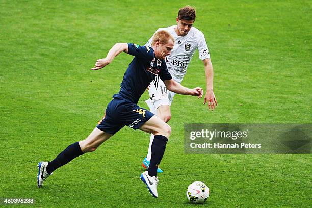 Matthew Simon of the Mariners makes a break during the round 11 A-League match between Wellington Phoenix and Central Coast Mariners at Eden Park on...