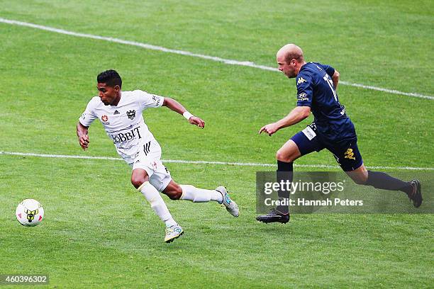 Roy Krishna of the Phoenix makes a break to score a goal during the round 11 A-League match between Wellington Phoenix and Central Coast Mariners at...