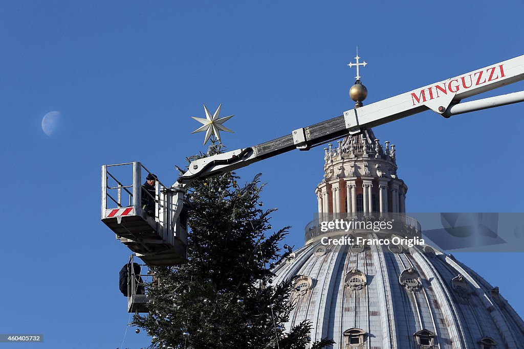 Christmas Lighting And Decorations In Rome
