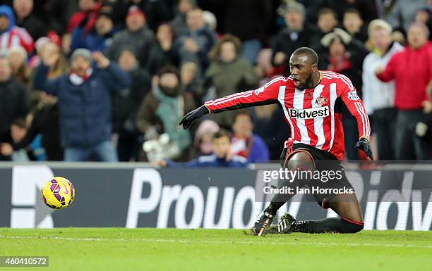 Jozy Altidore of Sunderland misses a chance near the end of the first half during the Barclays Premier League match between Sunderland and West Ham...