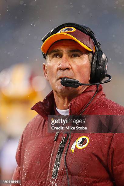 Head coach Mike Shanahan of the Washington Redskins looks on from the sidelines during the game against the New York Giants at MetLife Stadium on...
