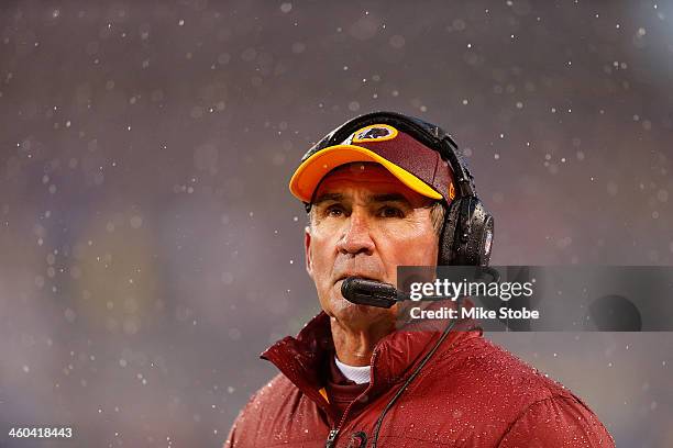 Head coach Mike Shanahan of the Washington Redskins looks on from the sidelines during the game against the New York Giants at MetLife Stadium on...