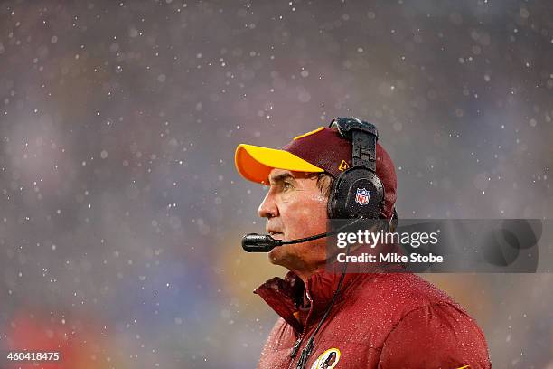 Head coach Mike Shanahan of the Washington Redskins looks on from the sidelines during the game against the New York Giants at MetLife Stadium on...