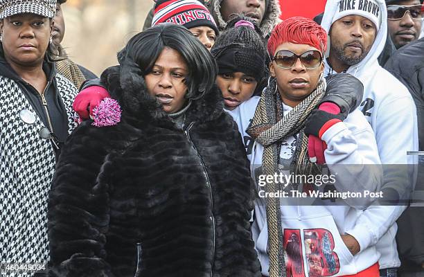 Samaria Rice , the mother of Tamir Rice and Leslie McSpadden , the mother of Michael Brown, on the podium at the 'Justice For All' march in...