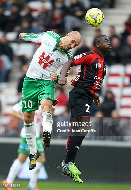 Renaud Cohade of Saint-Etienne and Nampalys Mendy of Nice in action during the French Ligue 1 match between OGC Nice and AS Saint-Etienne, ASSE, at...