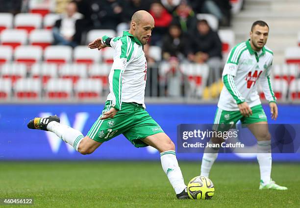 Renaud Cohade of Saint-Etienne in action during the French Ligue 1 match between OGC Nice and AS Saint-Etienne, ASSE, at the Allianz Riviera stadium...