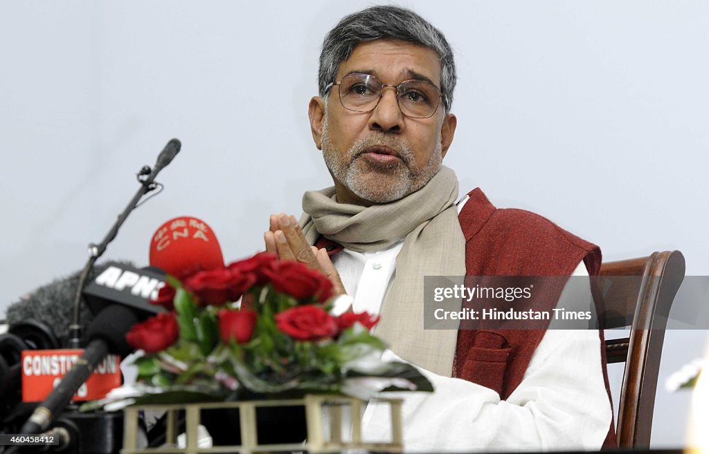 Nobel Peace Prize Winner Kailash Satyarthi Pays Tribute To Mahatama Gandhi