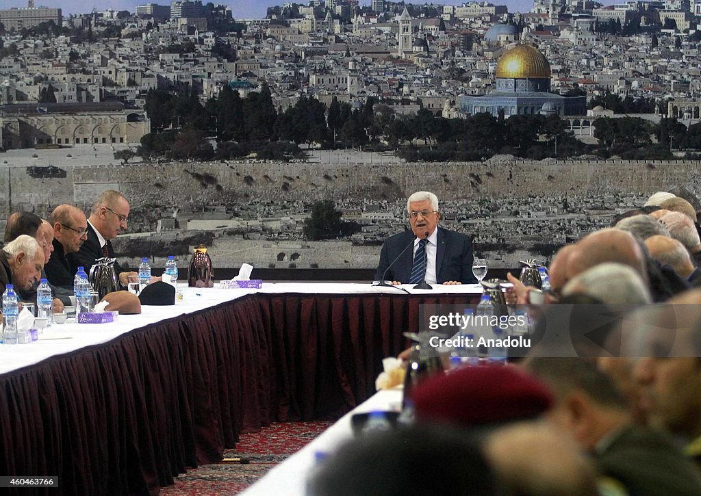 Palestinian President Abbas meets PLO delegates