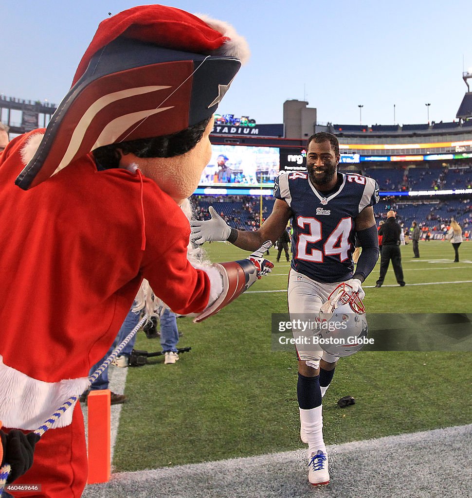 Miami Dolphins Vs. New England Patriots At Gillette Stadium