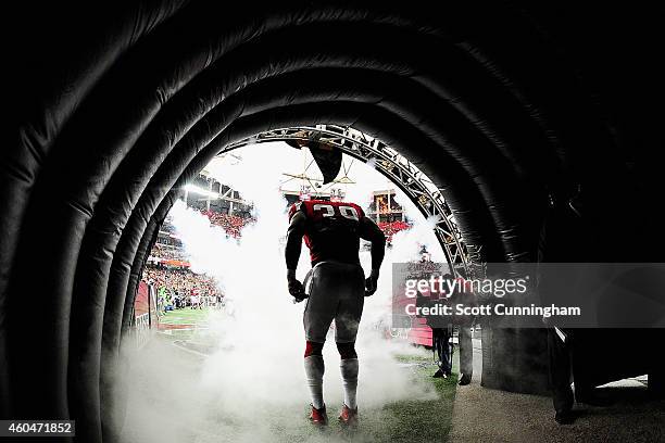 Steven Jackson of the Atlanta Falcons runs out on the field during player introductions prior to the game against the Pittsburgh Steelers at the...