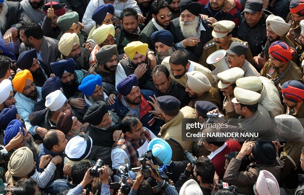 INDIA-ECONOMY-TOURISM-PROTEST