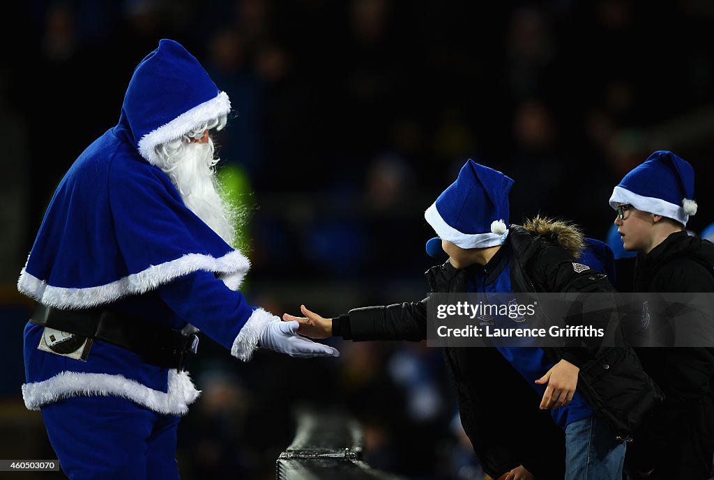 Everton v Queens Park Rangers - Premier League