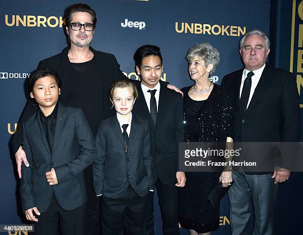 Actor Brad Pitt , Pax Thien Jolie-Pitt, Shiloh Nouvel Jolie-Pitt,, Maddox Jolie-Pitt, Jane Pitt, and William Pitt arrive at the Premiere Of Universal...