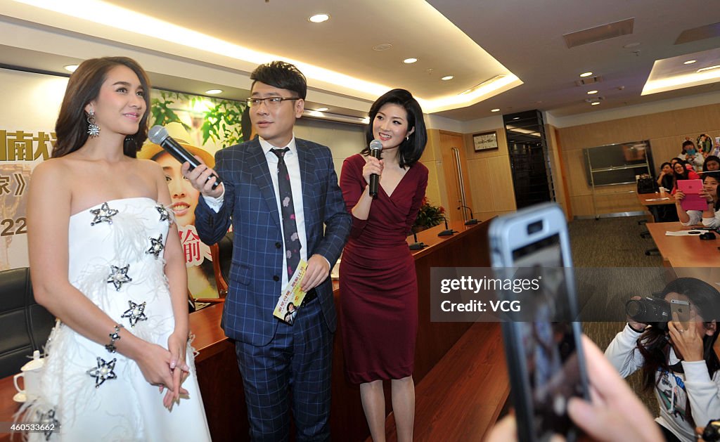 Thailand Actress Min And Actor Weir Visit Nanjing