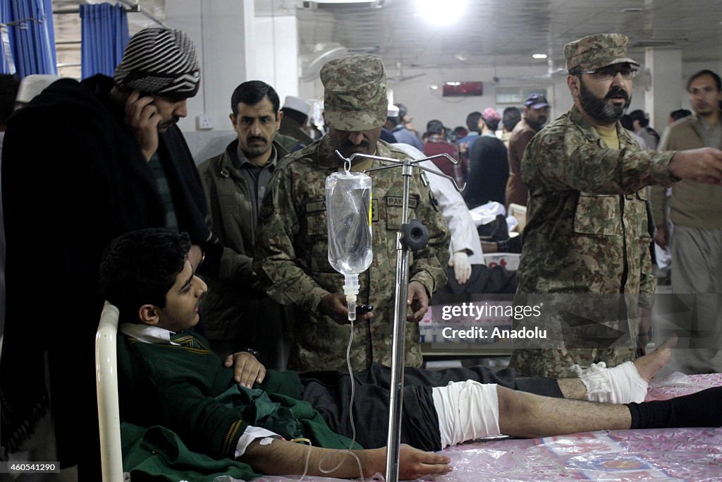 At least 100 killed in Pakistan school siege