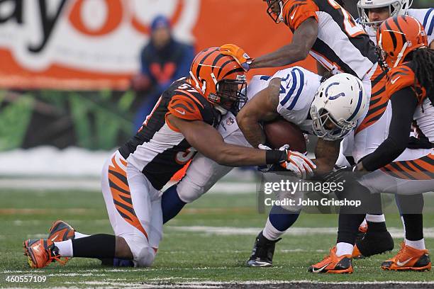 Trent Richardson of the Indianapolis Colts runs the ball upfield during the game against the Cincinnati Bengals at Paul Brown Stadium on December 8,...