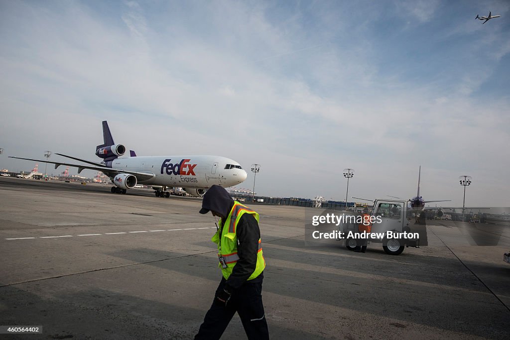 FedEx Handles Large Influx Of Holiday Packages