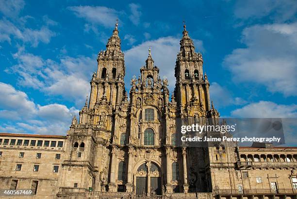 cathedral of santiago de compostela - catedral fotografías e imágenes de stock