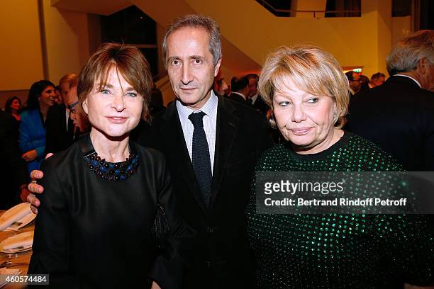 Director of Louis Vuitton Fundation, Suzanne Page, Director of the Centre Pompidou Museum of Modern Art Bernard Blistene and Jacqueline Frydman...