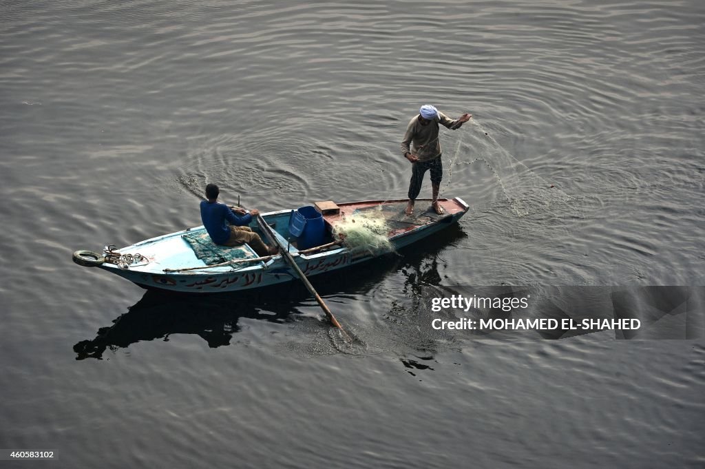 CORRECTION-EGYPT-DAILY-LIFE-FISHING