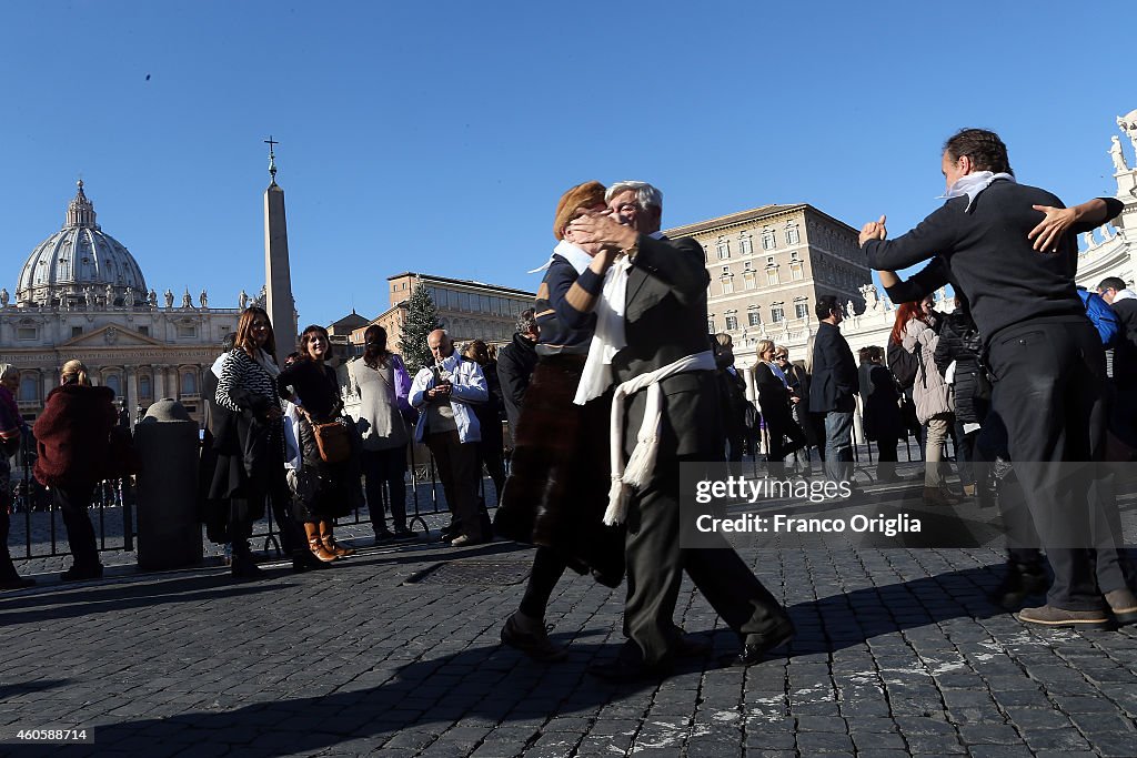 Pope Attends His Weekly Audience In St. Peter's Square