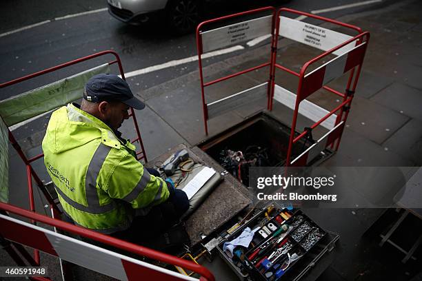 Bt Network Engineer 488 Simon Cable Photos & High Res Pictures - Getty Images
