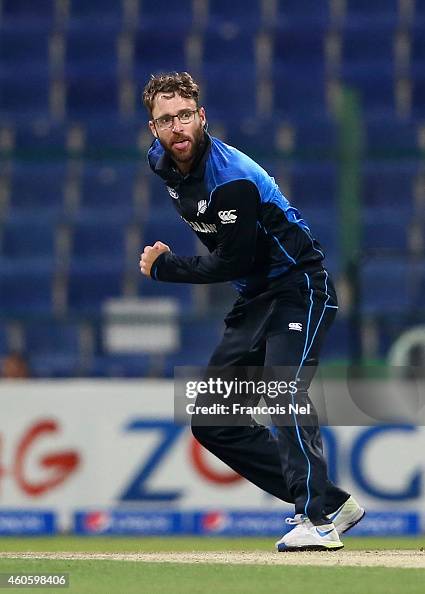 Danielodi Daniel Vettori of New Zealand bowls during the 4th One Day... News ...