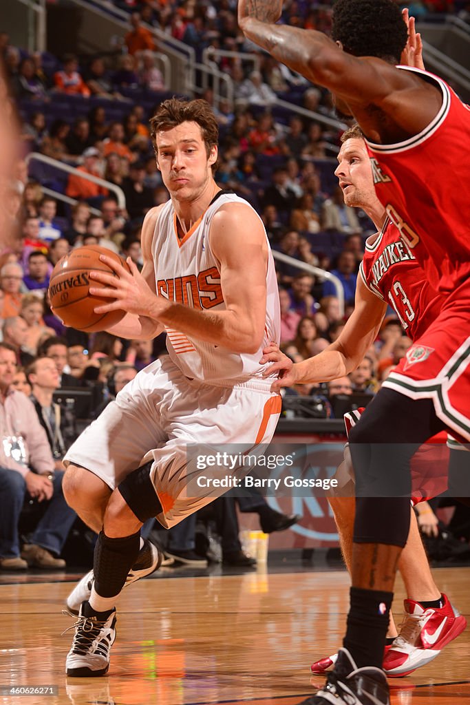 Milwaukee Bucks v Phoenix Suns