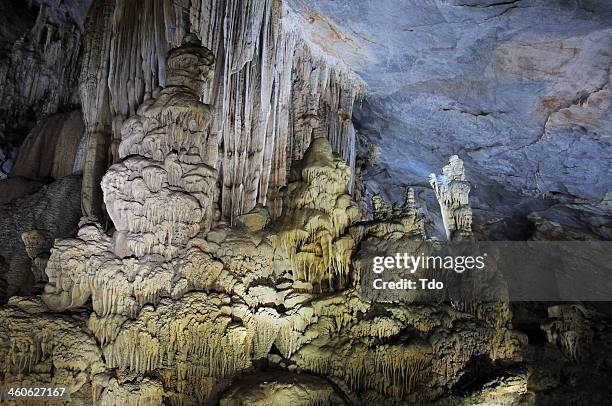 paradise cave,vietnam. - thien duong cave stock pictures, royalty-free photos & images