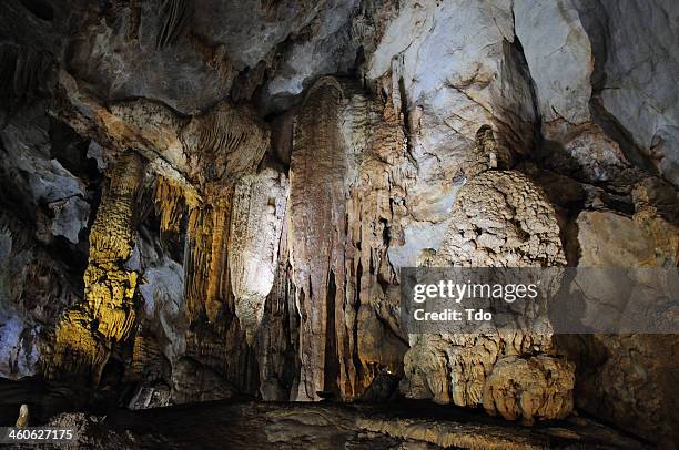 paradise cave,vietnam. - thien duong cave stock pictures, royalty-free photos & images