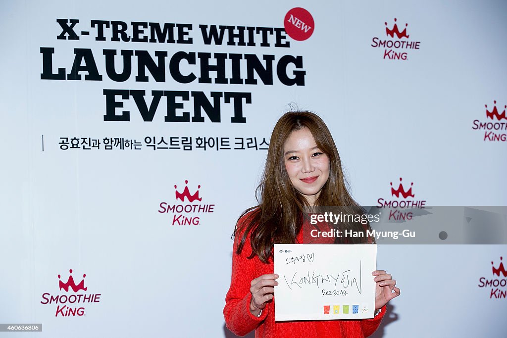 "SMOOTHIE King" White Christmas Promotional Event - Photocall