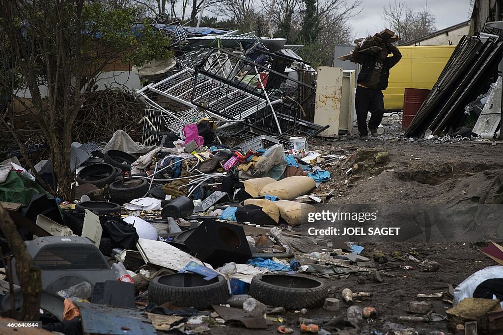 FRANCE-ROMA-HOUSING