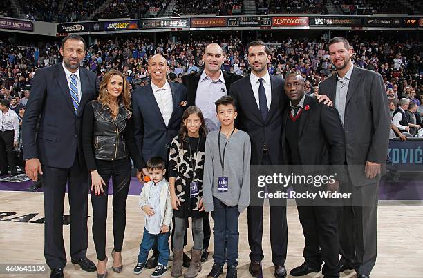 Former Sacramento Kings players Vlade Divac, Doug Christie, Scot Pollard, Bobby Jackson and Brad Miller and Sacramento Kings owner Vivek Ranadivé...