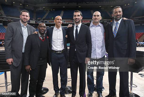 Former Sacramento Kings players Brad Miller, Bobby Jackson, Doug Christie, Peja Stojakovic, Scot Pollard and Vlade Divac pose for a photo prior to...