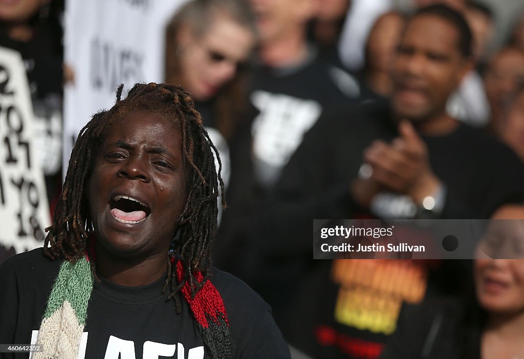 San Francisco Public Attorneys Hold "Hands Up, Don't Shoot" Demonstration