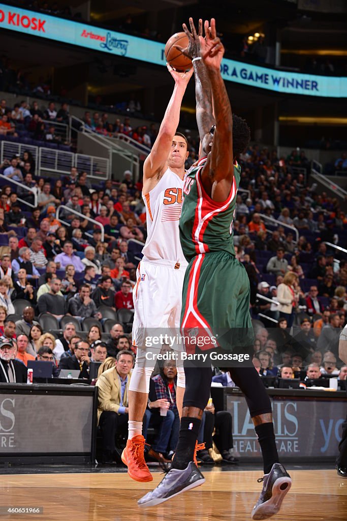 Milwaukee Bucks v Phoenix Suns