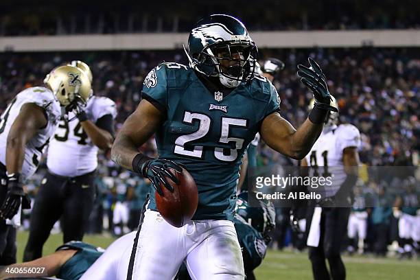 LeSean McCoy of the Philadelphia Eagles celebrates after scoring a 1 yard touchdown in the third quarter against the New Orleans Saints during their...