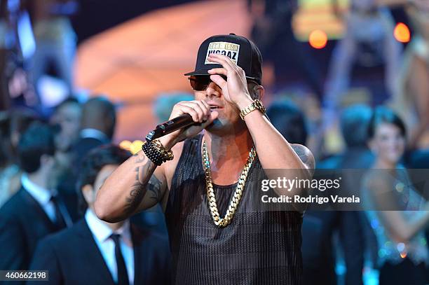 Wisin performs onstage at the inaugural Premios Univision Deportes backstage at Univision Studios on December 18, 2014 in Miami, Florida.